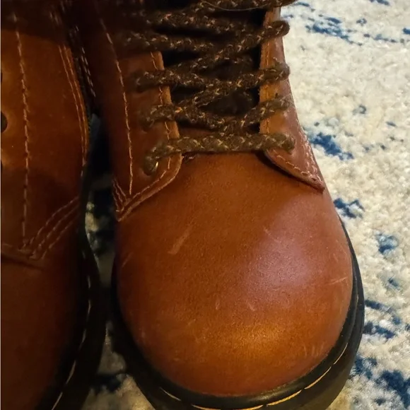 Toddler leather Doc Marten boots with fleece lining. Air wait/bouncing soles. - Picture 3 of 4